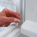 Uszczelka samoprzylepna do okien i drzwi gumowa tesamoll® PROFIL P 100m x 9mm, biała